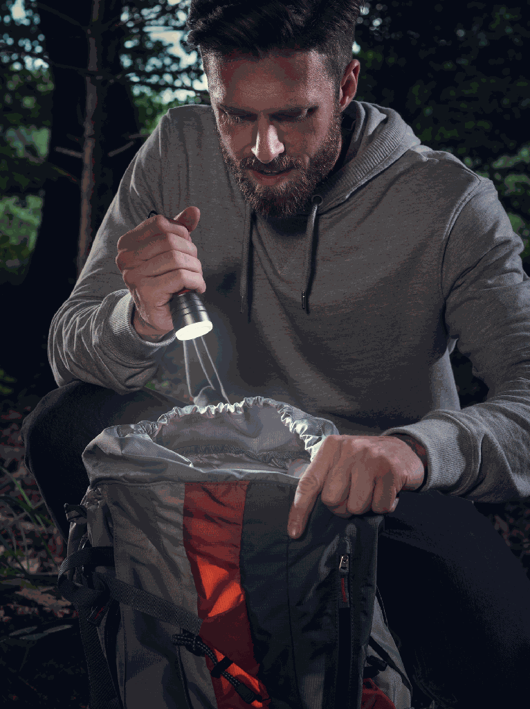 17627101421_4008496927609_VARTA_Outdoor_Sports_F10_3AAA_with_Batt__1.png